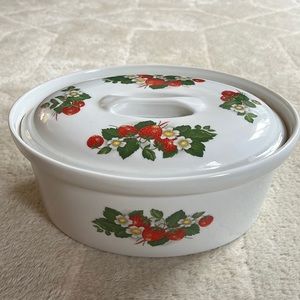 Cordon Bleu France Strawberry Casserole Dish